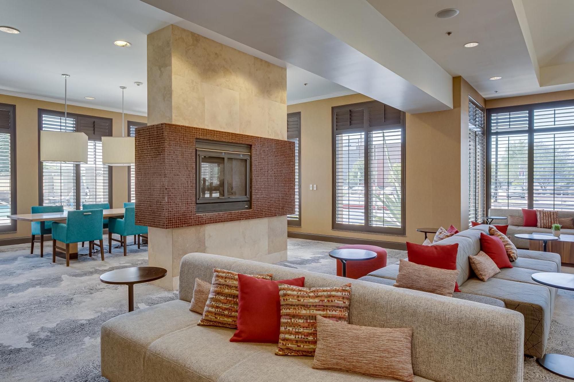 Hilton Garden Inn Phoenix Airport North Экстерьер фото